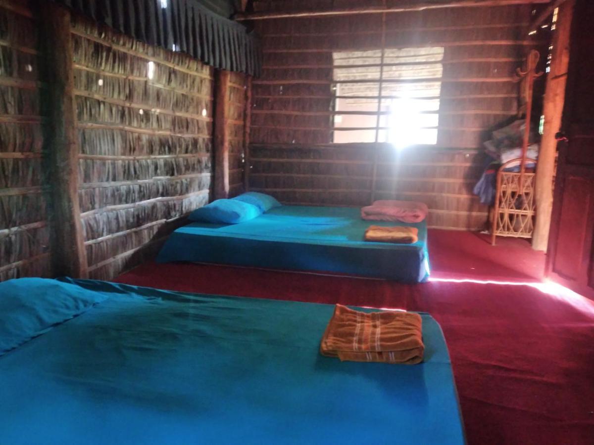 About Sarin Homestay Battambang Exteriör bild